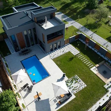Villa Of Senses *